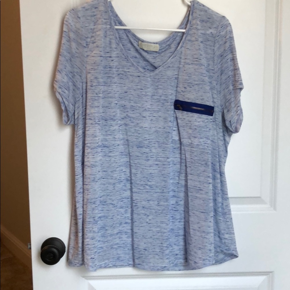 Zipper pocket tee